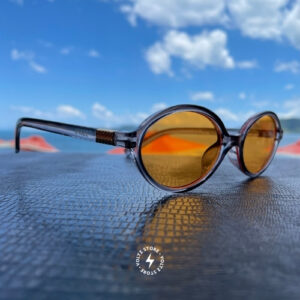 Ibiza – Cinza Translúcido / Lente Âmbar