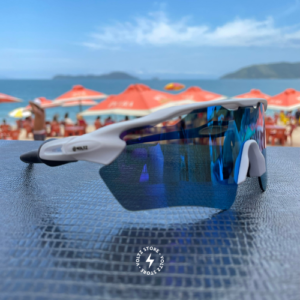 Daytona – Branco / Lente Azul Espelhada