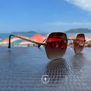 Santorini – Dourado / Lente Vermelha Degradê